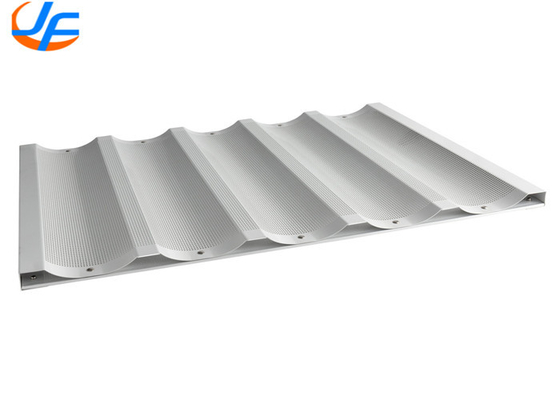 RK Bakeware China Foodservice NSF Pullman กระปุกขนมอัลลูมิเนียม / กระปุกแซนวิชม้วนเหล็กอัลลูมิเนียม - 12.5 &quot;X 3&quot; X 3/4&quot;