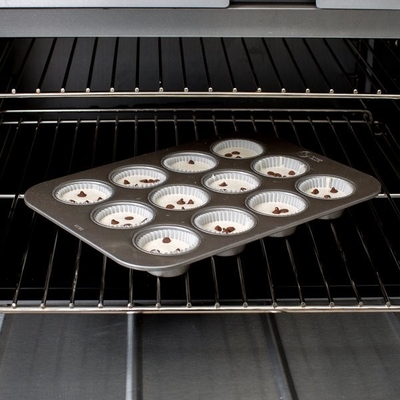 RK Bakeware จีน - 12 ห้อง Fluted 1.5mm Muffin Baking Pan เหล็กอัลลูมิเนียมกระจก